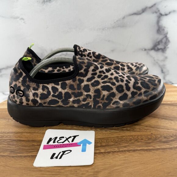 Womens size 10-Oofos OOmg eeZee Low Slip On Recovery Comfort Shoes Cheetah - Picture 3 of 9
